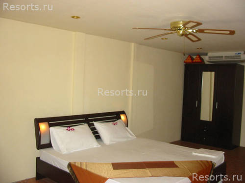 The Waterfront Hotel 3